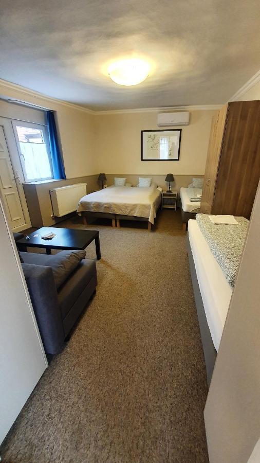 Central Motel ケチケメート エクステリア 写真