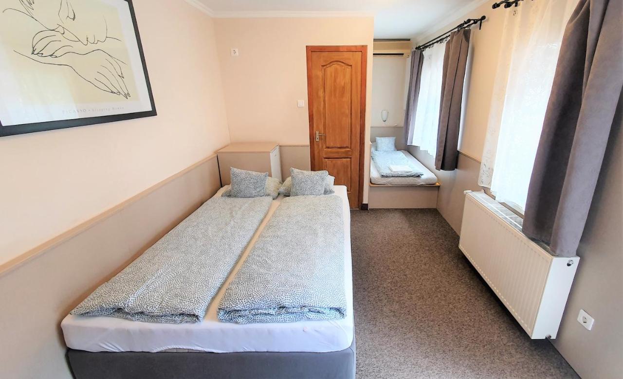 Central Motel ケチケメート エクステリア 写真